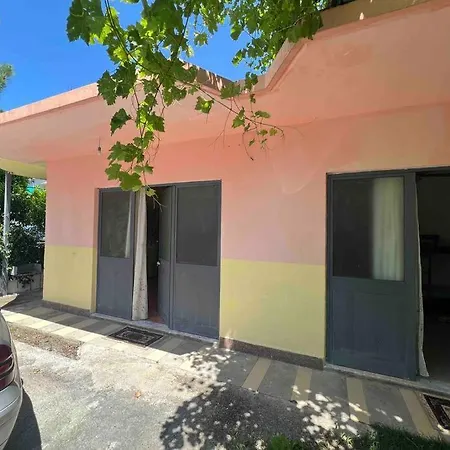 City Center House בית נופש Velipojë